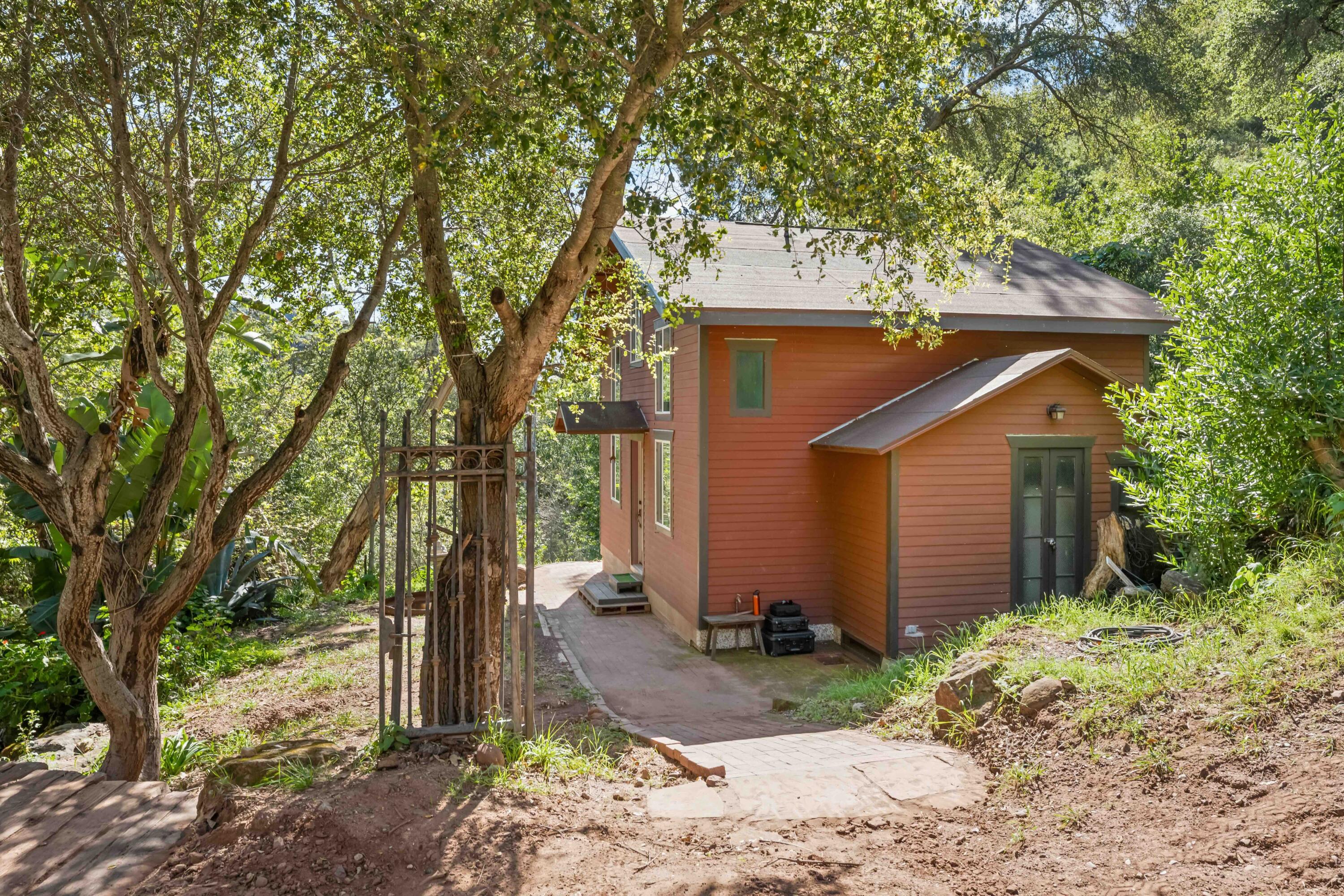 2011 North San Marcos Road Santa Barbara, CA 93105 - Photo 28 of 41 a view of a backyard