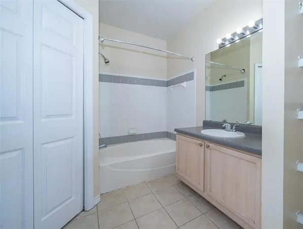 $2,050 | 6413 Astor Village Avenue, Unit 206, Orlando, FL 32835