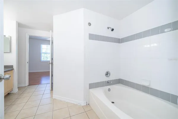 $2,050 | 6413 Astor Village Avenue, Unit 206, Orlando, FL 32835