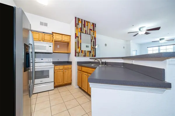 $2,050 | 6413 Astor Village Avenue, Unit 206, Orlando, FL 32835