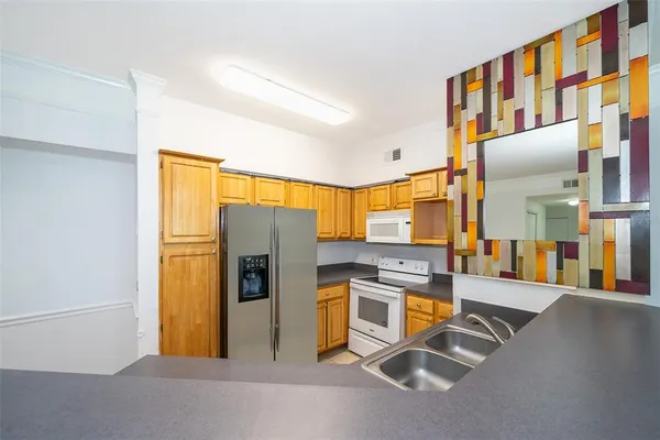 $2,050 | 6413 Astor Village Avenue, Unit 206, Orlando, FL 32835