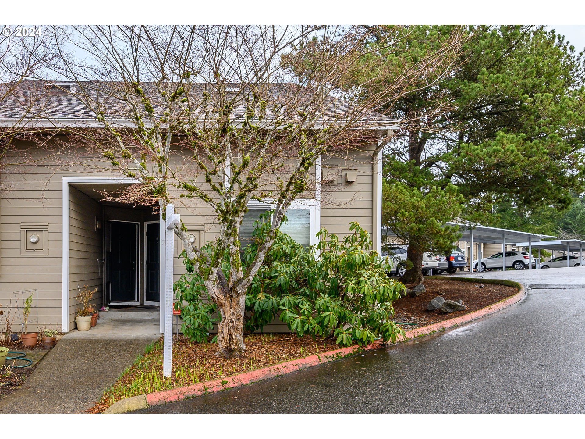 4664 Southwest Comus Place, Unit 2H Portland, OR 97219 - Photo 1 of 30 Gallery Image 1