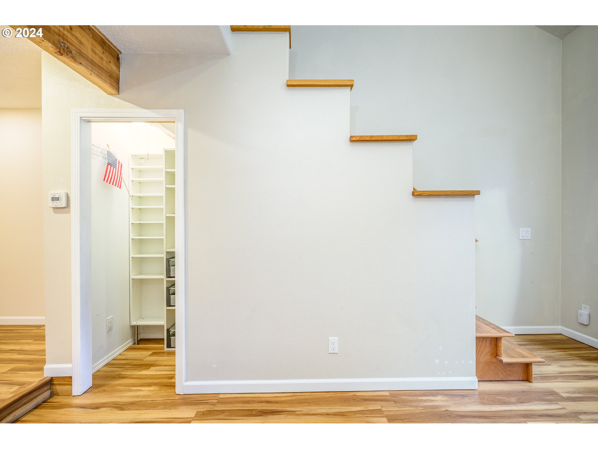4664 Southwest Comus Place, Unit 2H Portland, OR 97219 - Photo 17 of 30 Gallery Image 17