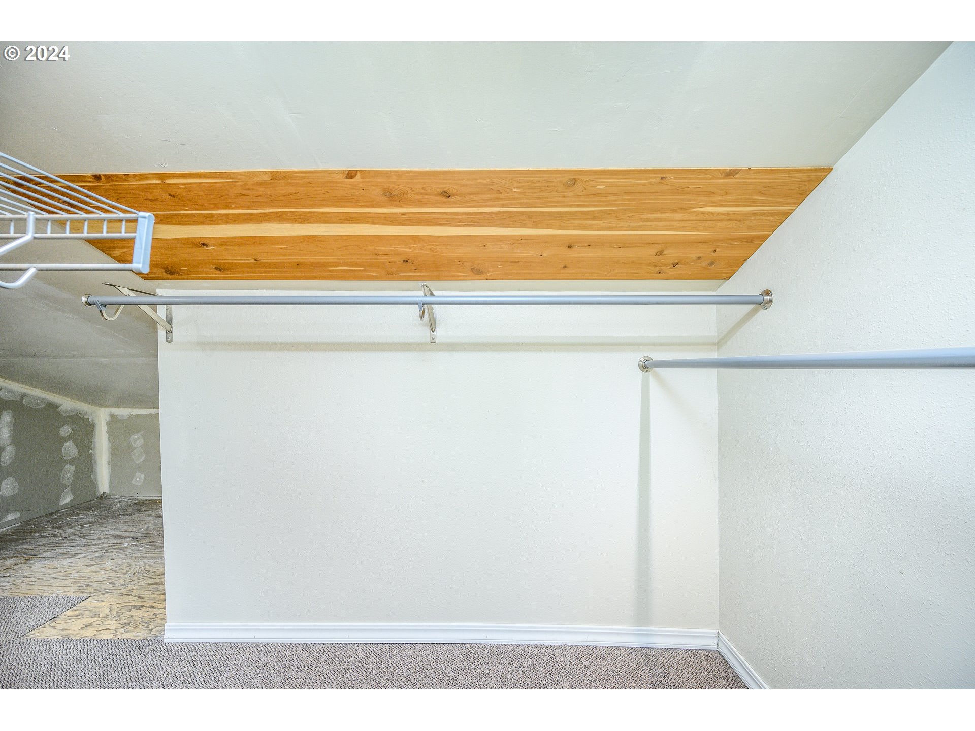 4664 Southwest Comus Place, Unit 2H Portland, OR 97219 - Photo 22 of 30 Gallery Image 22