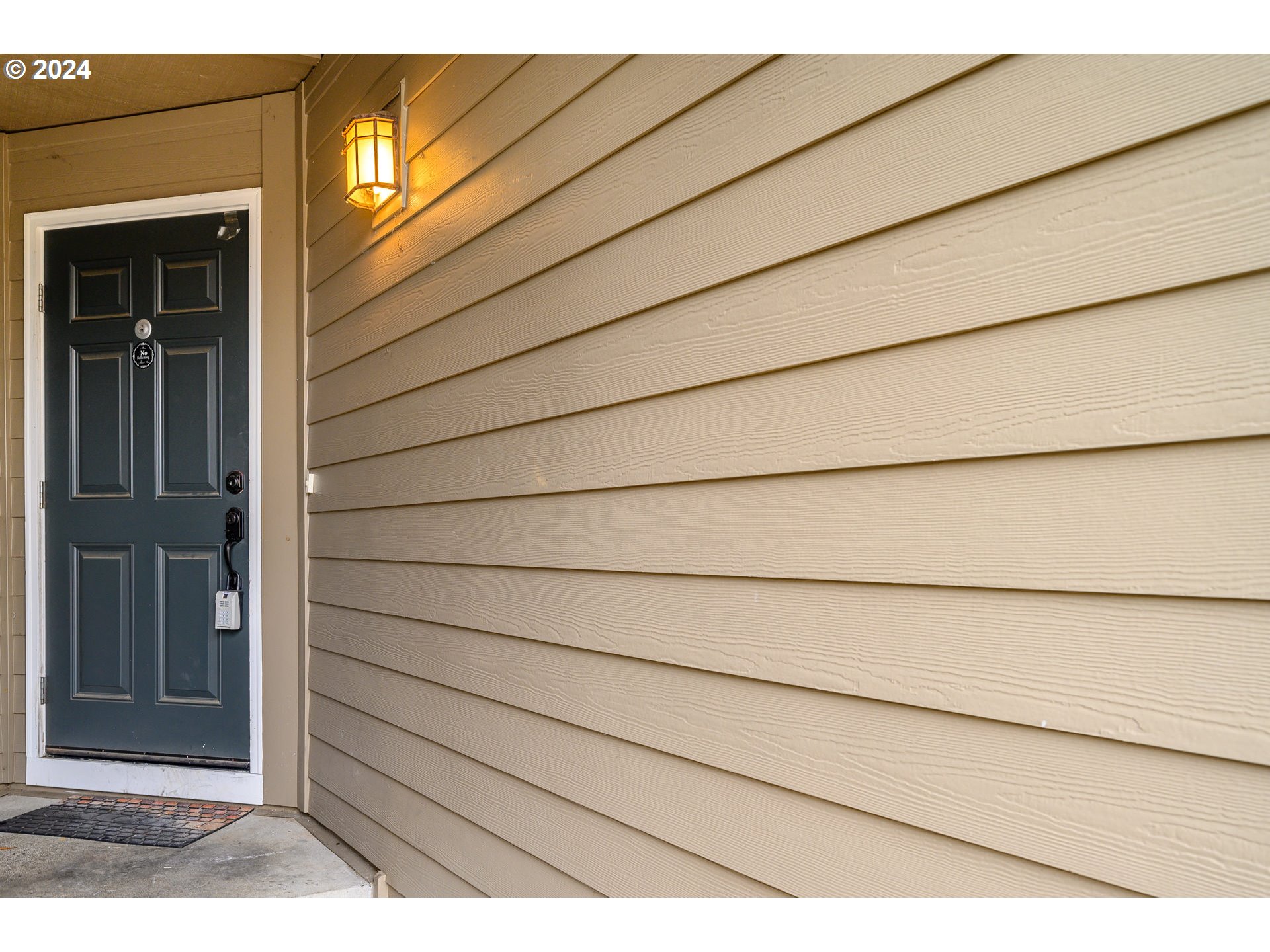 4664 Southwest Comus Place, Unit 2H Portland, OR 97219 - Photo 26 of 30 Gallery Image 26