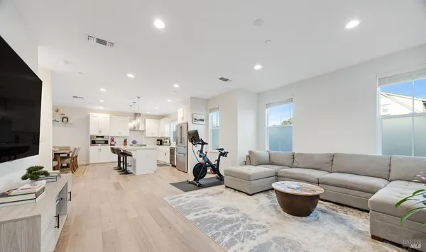 $4,500 | 1747 Linden Lane, Santa Rosa, CA 95404