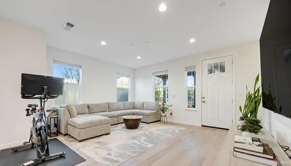$4,500 | 1747 Linden Lane, Santa Rosa, CA 95404