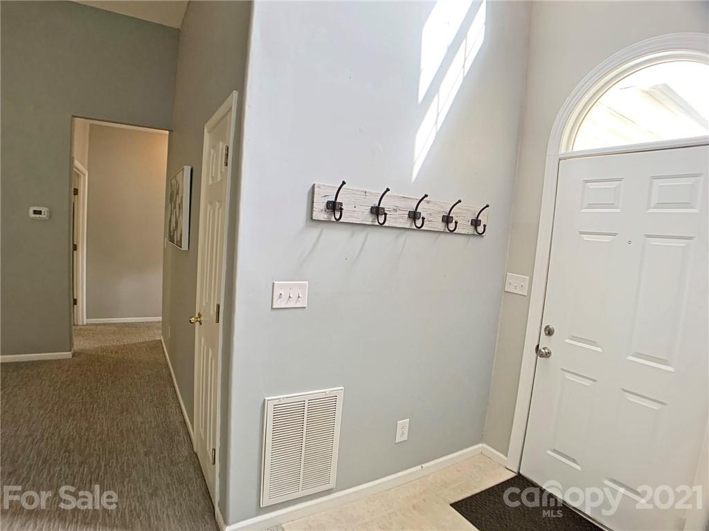 7320 Rothmore Street Charlotte, NC 28215 - Photo 5 of 32 Gallery Image 5