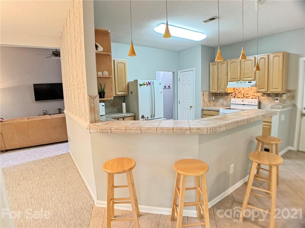 7320 Rothmore Street Charlotte, NC 28215 - Photo 6 of 32 Gallery Image 6