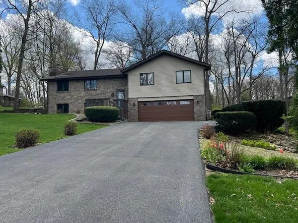 $379,900 | 548 Baintree Road, Lake Summerset, IL 61019