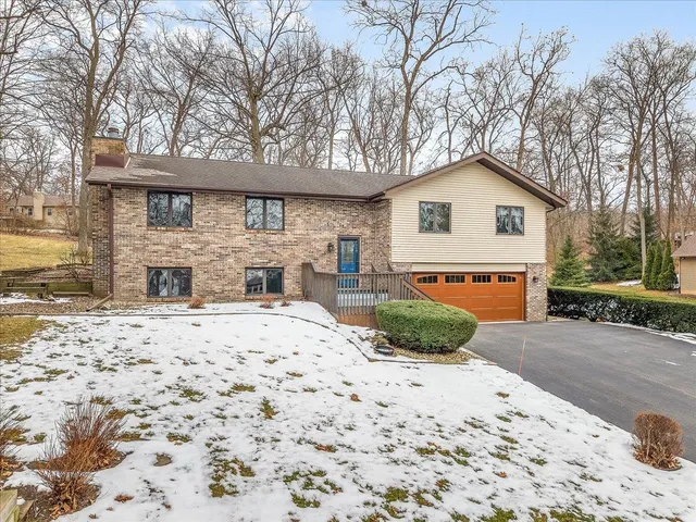 $379,900 | 548 Baintree Road, Lake Summerset, IL 61019