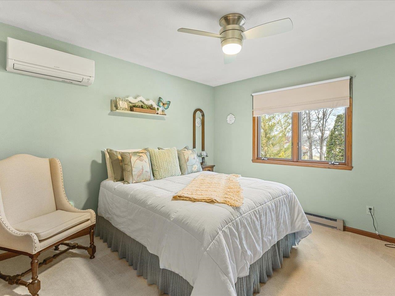 548 Baintree Road Lake Summerset, IL 61019 - Photo 31 of 71 a bedroom with a bed and a chair