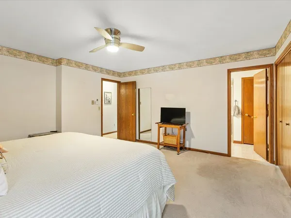 $379,900 | 548 Baintree Road, Lake Summerset, IL 61019