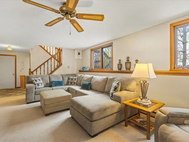 $379,900 | 548 Baintree Road, Lake Summerset, IL 61019