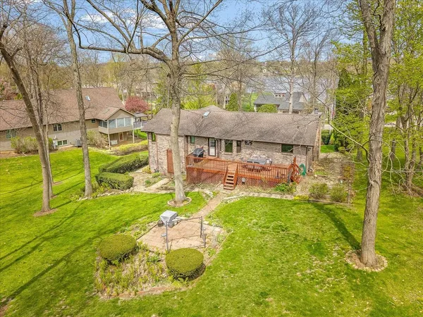 $379,900 | 548 Baintree Road, Lake Summerset, IL 61019