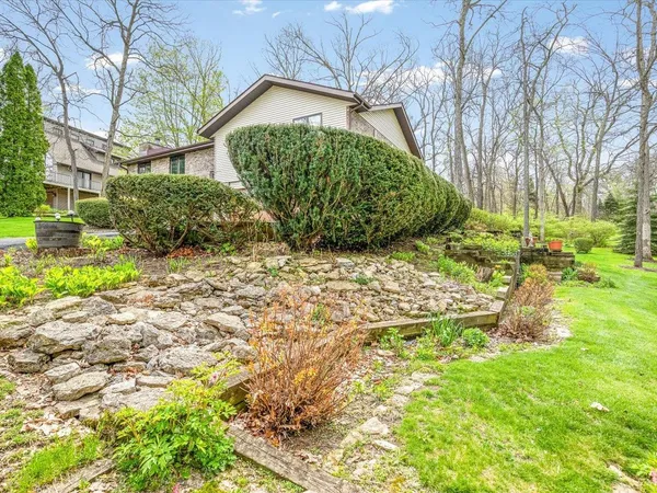 $379,900 | 548 Baintree Road, Lake Summerset, IL 61019