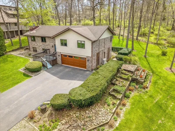 $379,900 | 548 Baintree Road, Lake Summerset, IL 61019