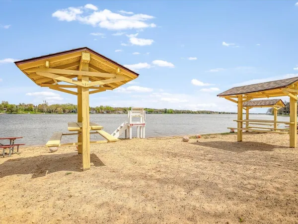 $379,900 | 548 Baintree Road, Lake Summerset, IL 61019