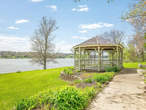 $379,900 | 548 Baintree Road, Lake Summerset, IL 61019