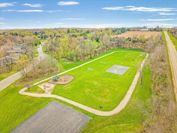 $379,900 | 548 Baintree Road, Lake Summerset, IL 61019