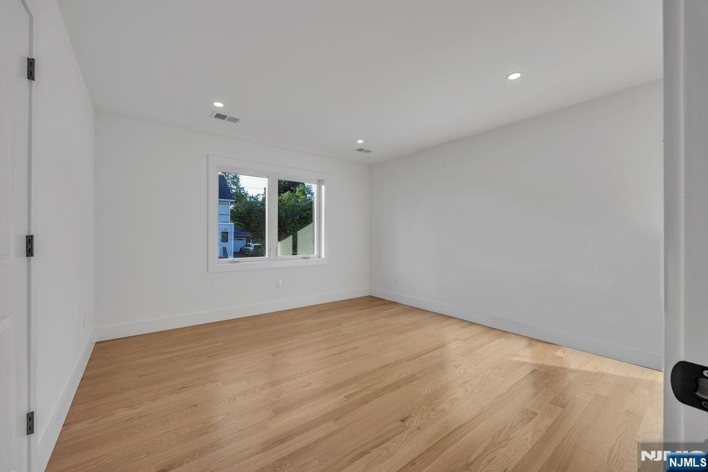 206 Columbia Street Wood-Ridge, NJ 07075 - Photo 28 of 36 Gallery Image 28