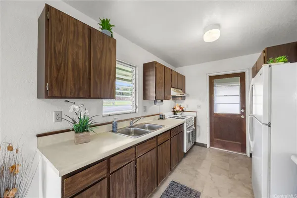 $915,000 | 94-111 Kaaholo Place, Waipahu, HI 96797