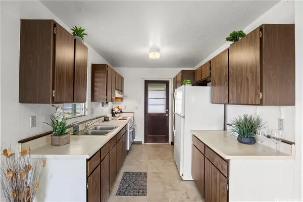 $915,000 | 94-111 Kaaholo Place, Waipahu, HI 96797