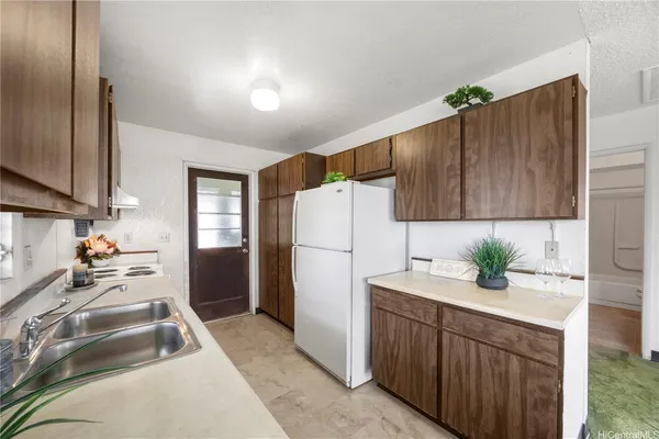 $915,000 | 94-111 Kaaholo Place, Waipahu, HI 96797
