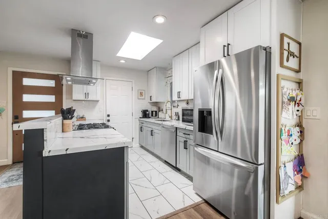 $879,999 | 3929 Marvin Street, Oceanside, CA 92056