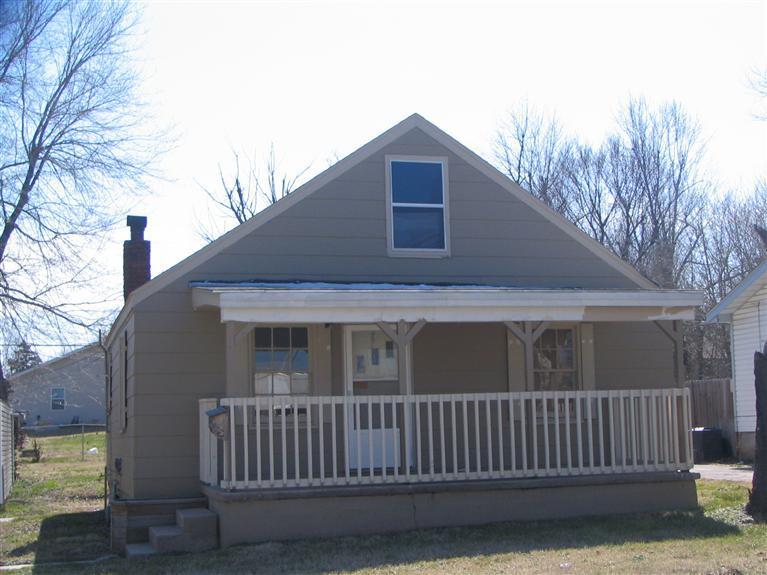 1936 East Cairo Street Springfield, MO 65802 - Photo 1 of 1 Primary Photo