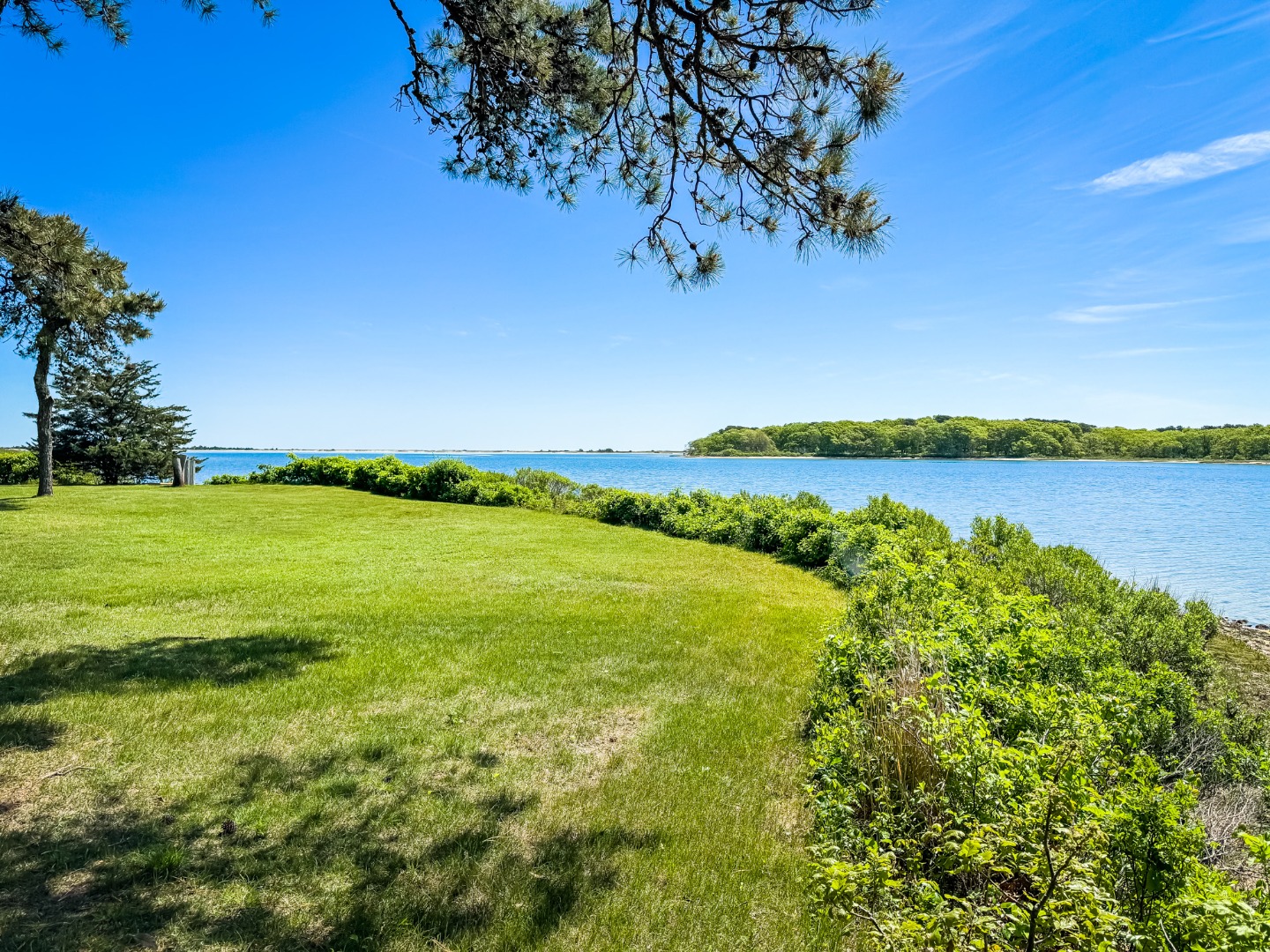 43 Sengekontacket Road Oak Bluffs, MA 02557 - Photo 4 of 31