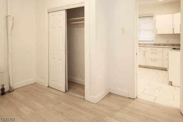 $2,800 | 588 Argyle Avenue, Unit 3, Orange, NJ 07050