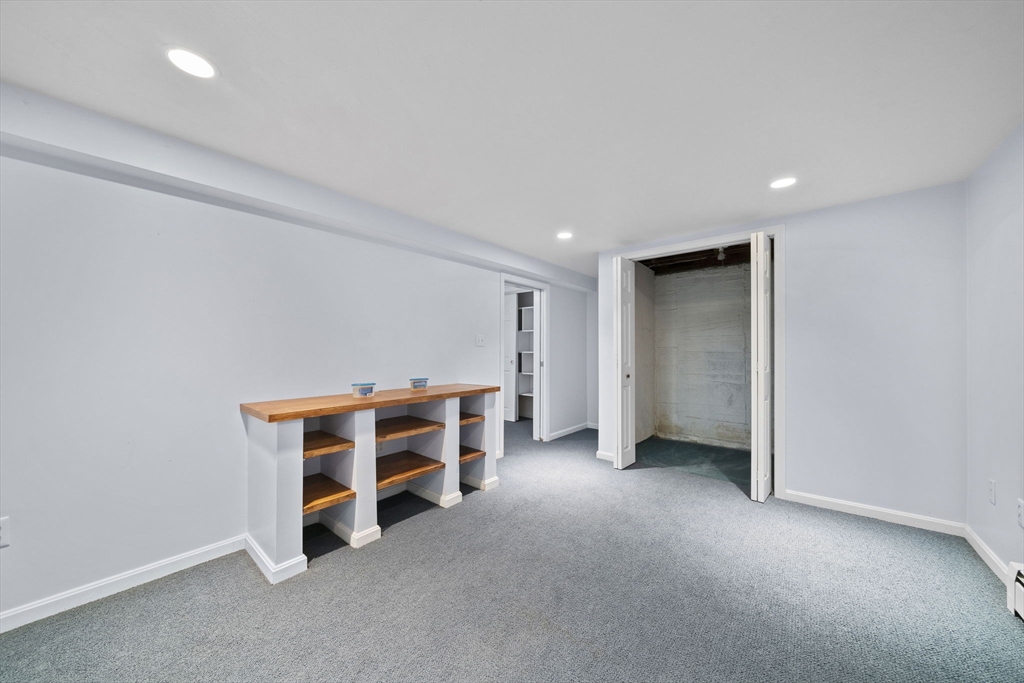 49 Windemere Circle Braintree, MA 02184 - Photo 22 of 36