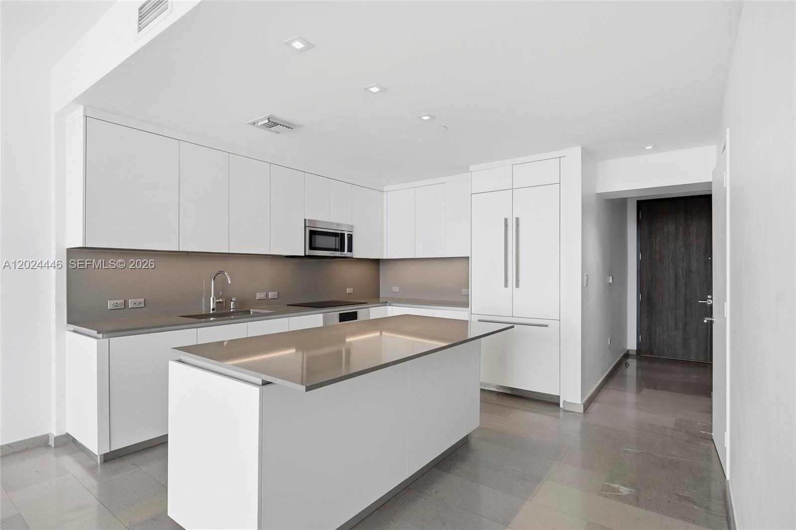 88 Southwest 7th Street, Unit 2008 Miami, FL 33130 - Photo 8 of 47