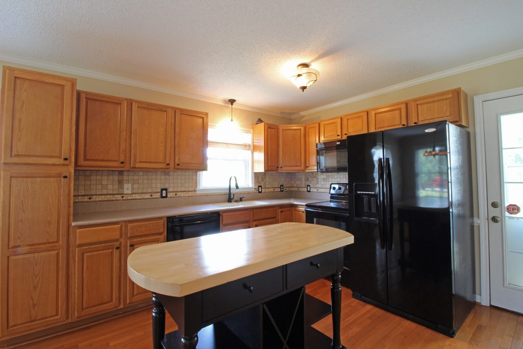 302 Kuwicki Road Pikeville, NC 27863 - Photo 5 of 22 Gallery Image 5