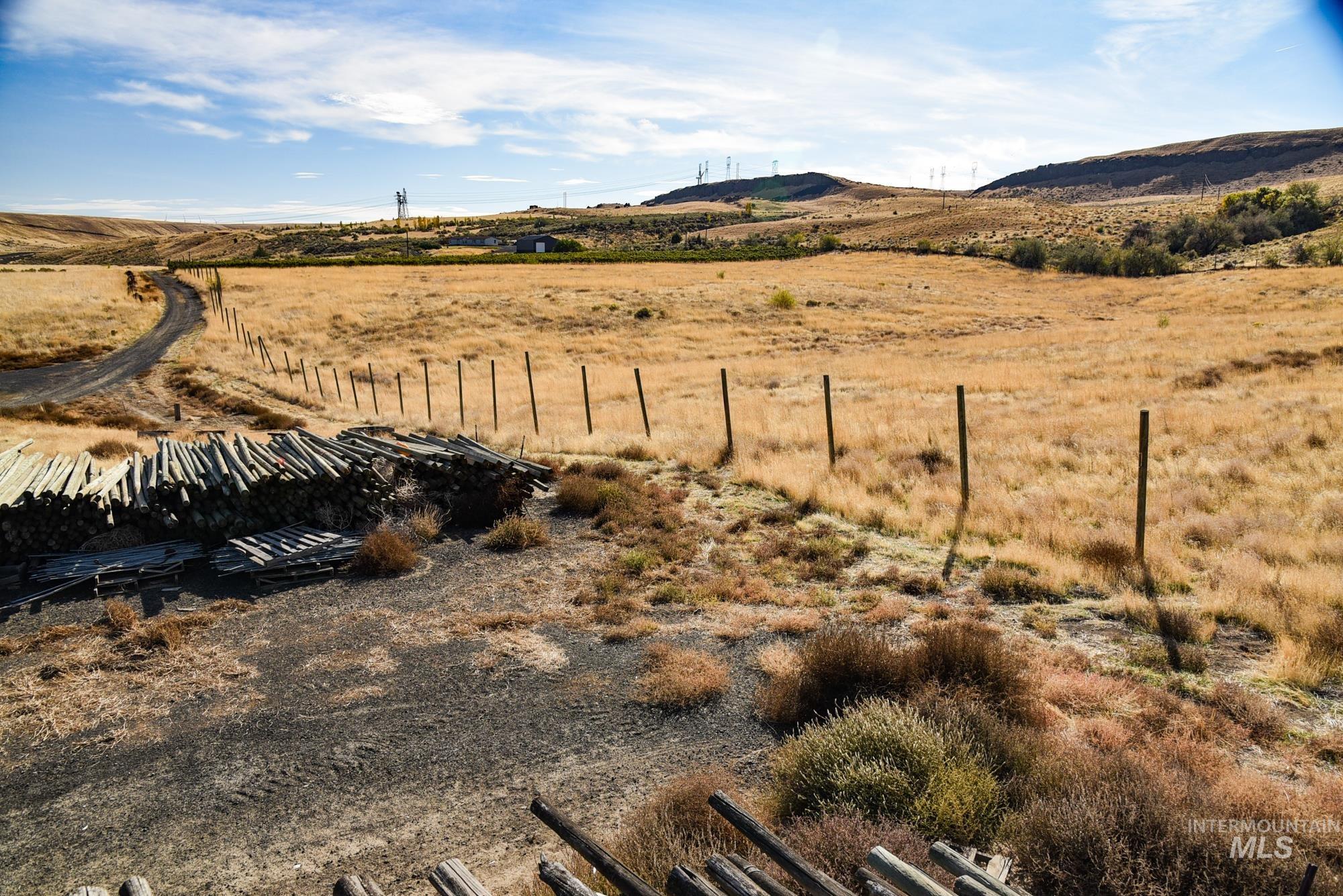 73809 Rattlesnake Road Arlington, OR 97812 - Photo 4 of 13 Mountain view with rural landscape