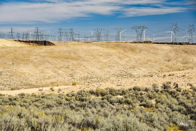 $1 | 73809 Rattlesnake Road, Arlington, OR 97812