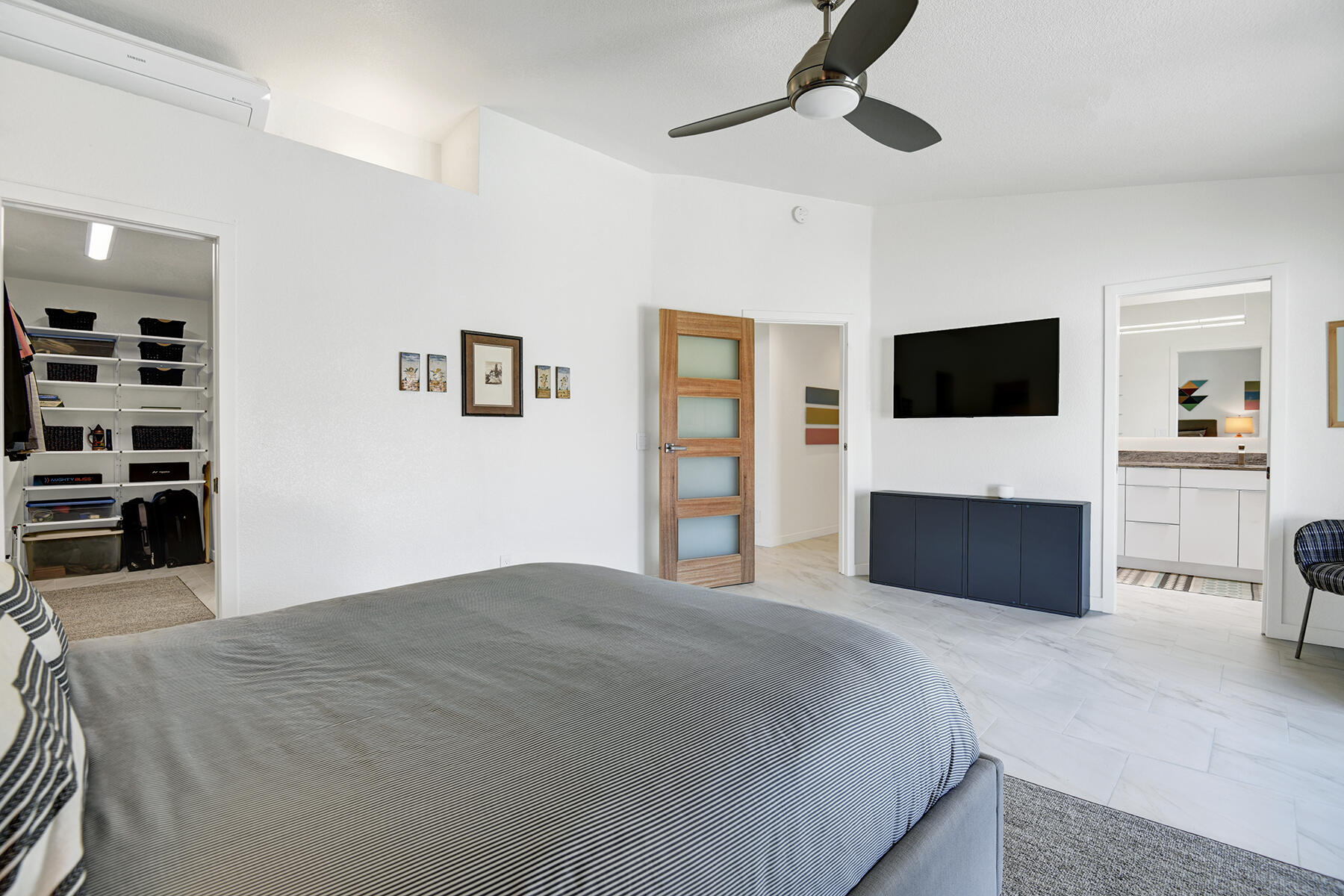 2405 East Bellamy Road Palm Springs, CA 92262 - Photo 15 of 36 MAIN BEDROOM REVERSE.jpg mls