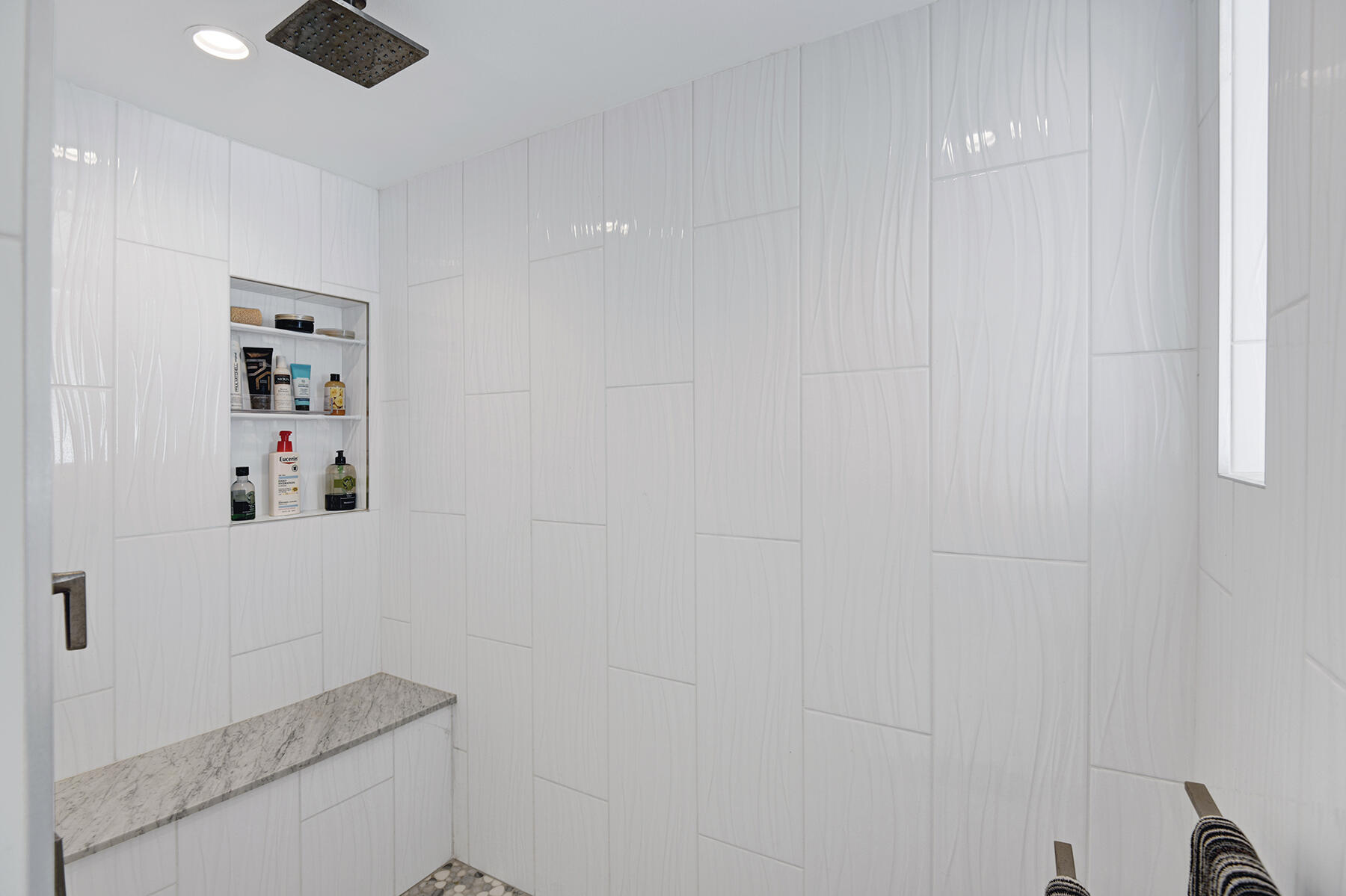 2405 East Bellamy Road Palm Springs, CA 92262 - Photo 23 of 36 MAIN SHOWER.jpg mls