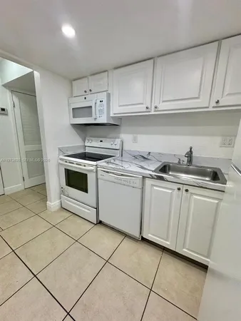 $1,600 | 1800 Sans Souci Boulevard, Unit 127, North Miami, FL 33181