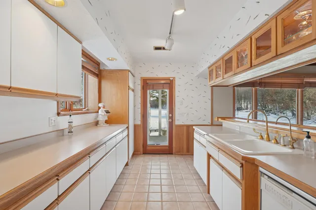 $1,099,900 | 8190 Hill Trail North, Lake Elmo, MN 55042