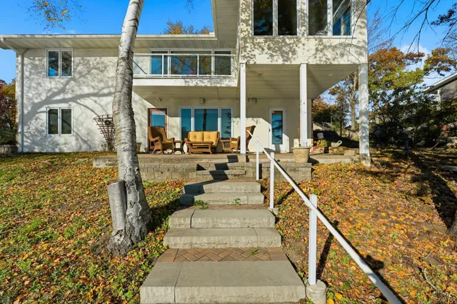 $1,099,900 | 8190 Hill Trail North, Lake Elmo, MN 55042