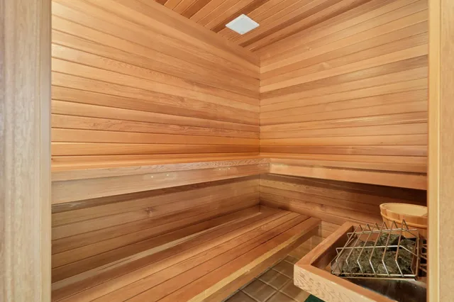 $1,099,900 | 8190 Hill Trail North, Lake Elmo, MN 55042