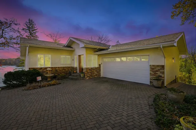 $1,099,900 | 8190 Hill Trail North, Lake Elmo, MN 55042