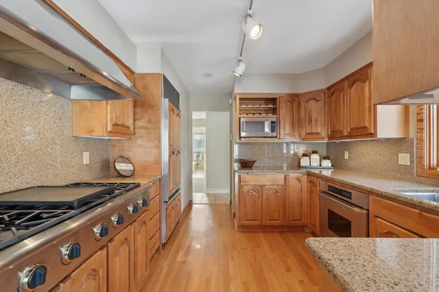 $1,099,900 | 8190 Hill Trail North, Lake Elmo, MN 55042