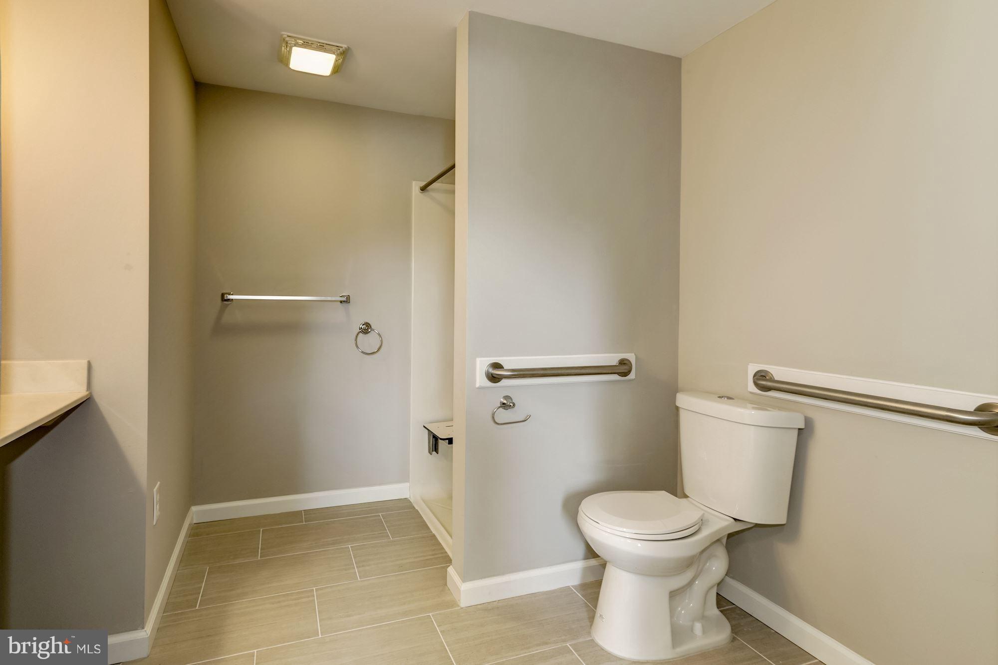 7304 Greeley Road Landover, MD 20785 - Photo 17 of 28 Bath