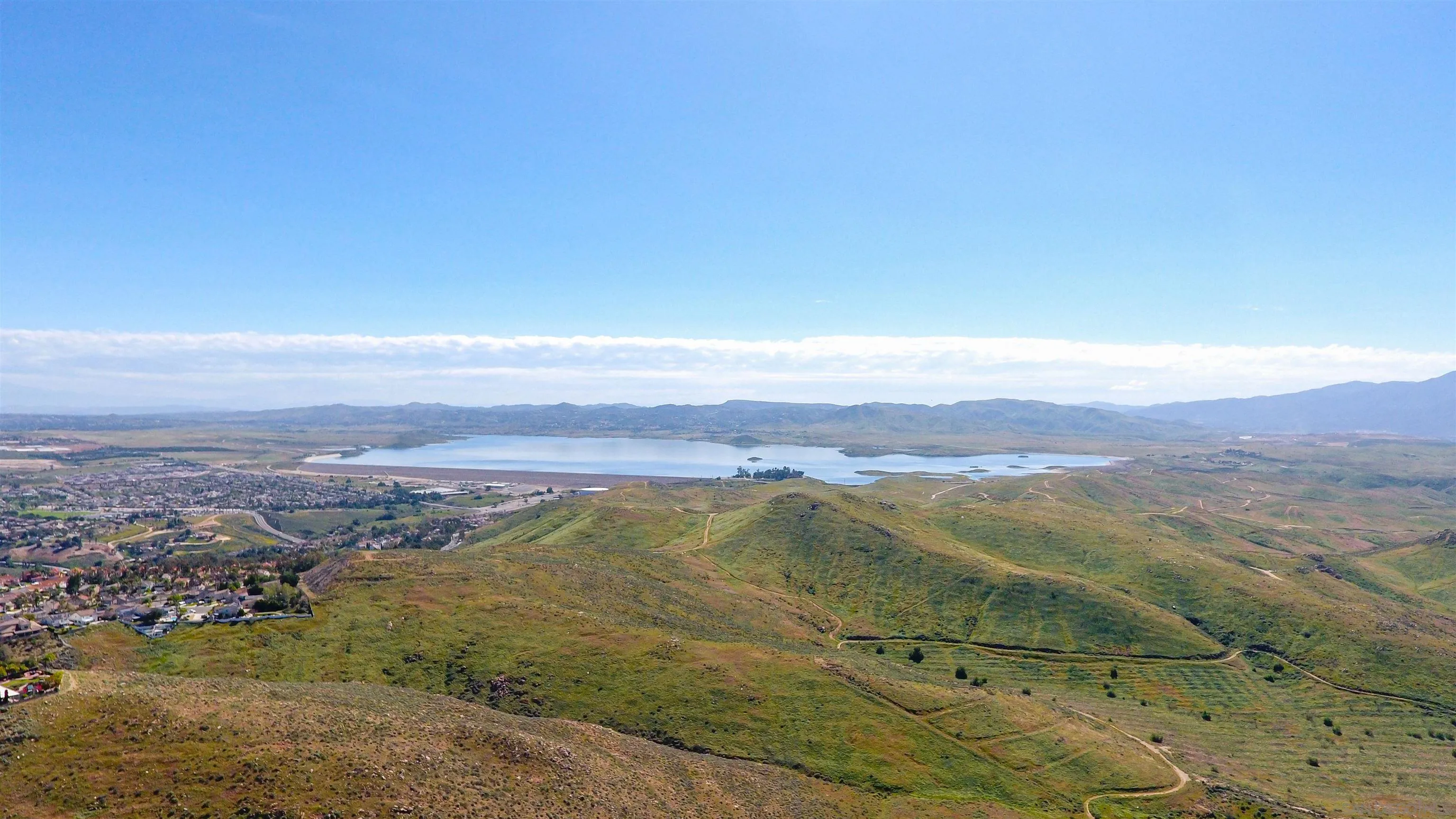 18410 Lakepointe Drive Riverside, CA 92503 - Photo 3 of 73 a view of an ocean