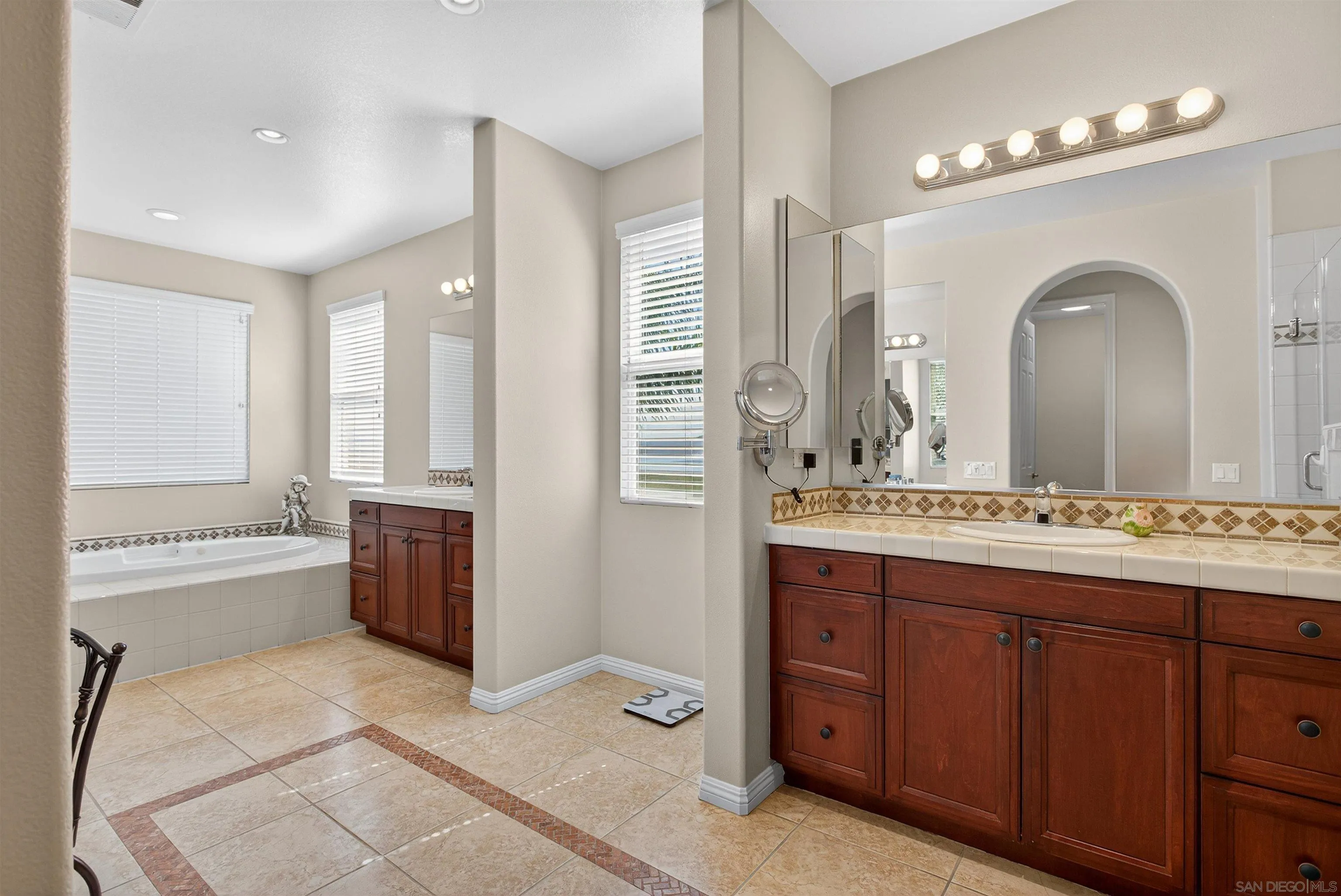 18410 Lakepointe Drive Riverside, CA 92503 - Photo 43 of 63 Primary Bath/Spa