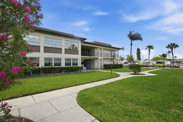 $112,000 | 5108 Amulet Drive, Unit 205, New Port Richey, FL 34652