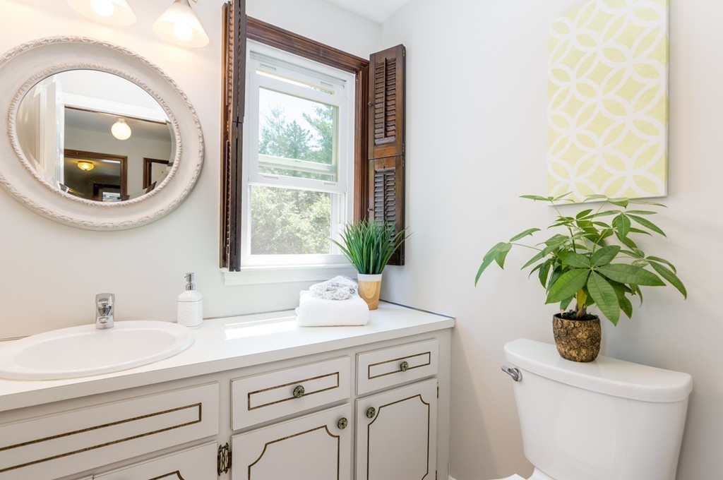 38 Valley Road Needham, MA 02492 - Photo 9 of 23 Gallery Image 9